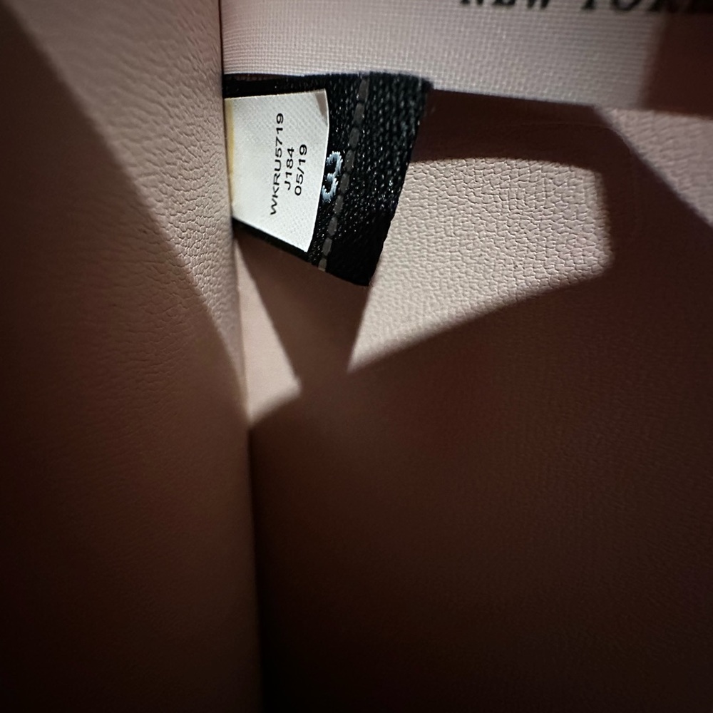 Kate Spade Tote - Picture 6 of 8